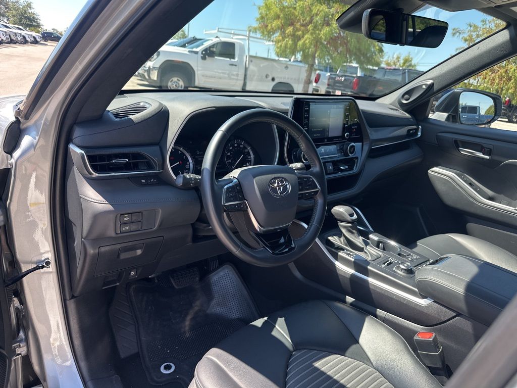 Used Car 2021 Toyota Highlander  Xse For Sale Under $40,000 In Austin, Texas