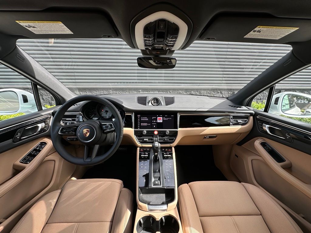 Thumbnail: 2026 Porsche Macan - 6