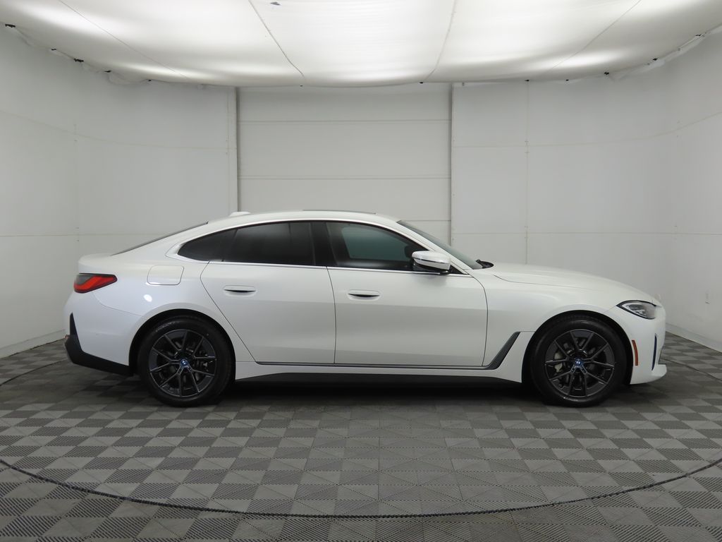 Thumbnail: 2023 BMW i4 - 4