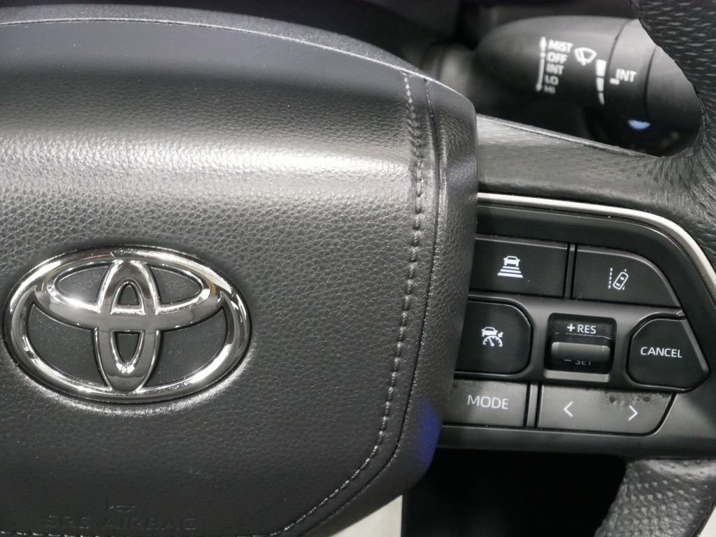 2025 Toyota Tundra Limited - Photo 23