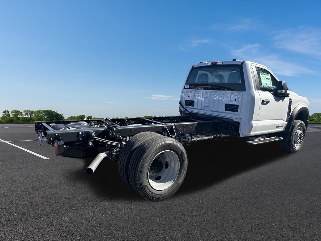 New 2025 Ford Super Duty F-600 Chassis Regular Cab (DRW) 169" Wheelbase XL