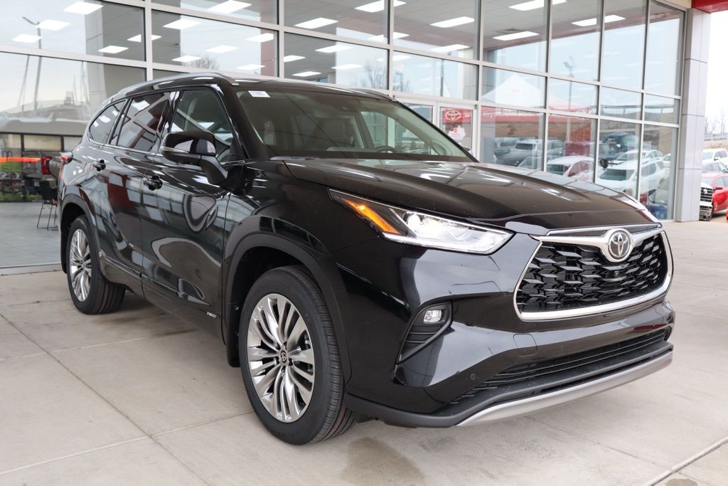 2026 Toyota Highlander Hybrid Platinum AWD