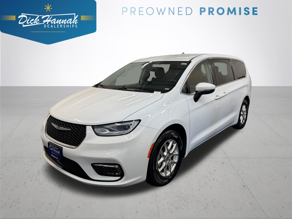 Bright White Clearcoat 2023 Chrysler Pacifica Minivan Front-Wheel Drive 9-Speed Automatic
