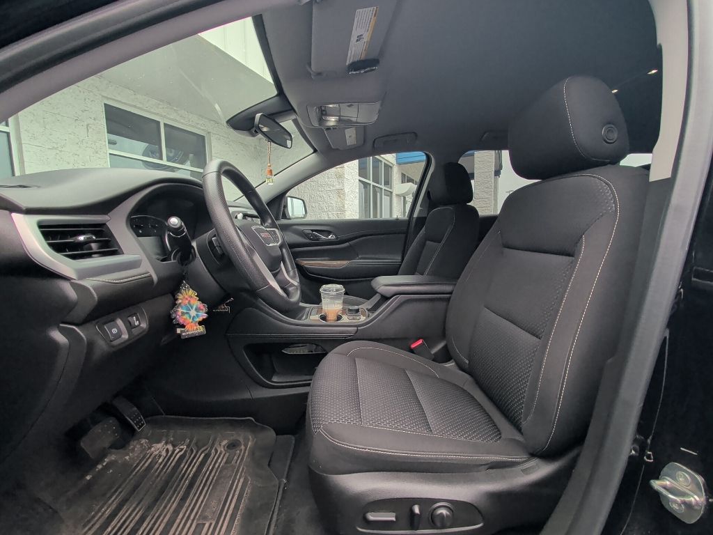 Used 2022 Ebony Twilight Metallic GMC SLE image 5