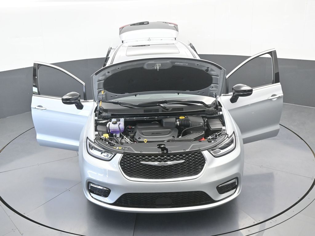 New 2026 Silver Mist Clearcoat Chrysler Limited image 72