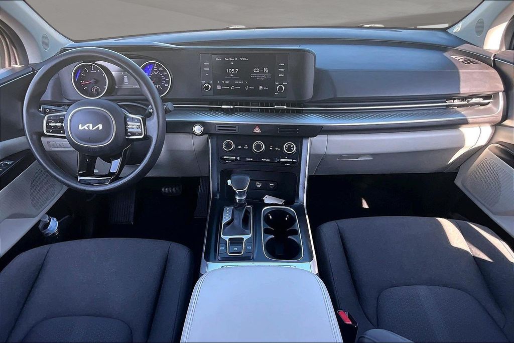 Used 2024 Kia Carnival Van