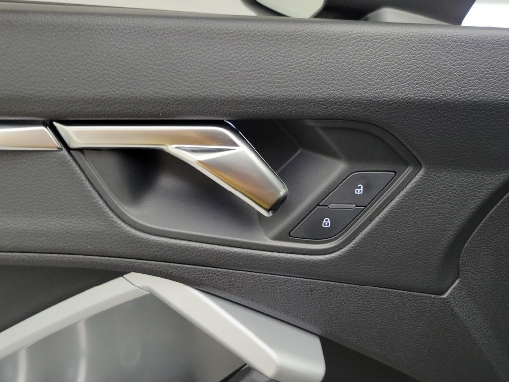 Thumbnail: 2022 Audi Q3 - 28