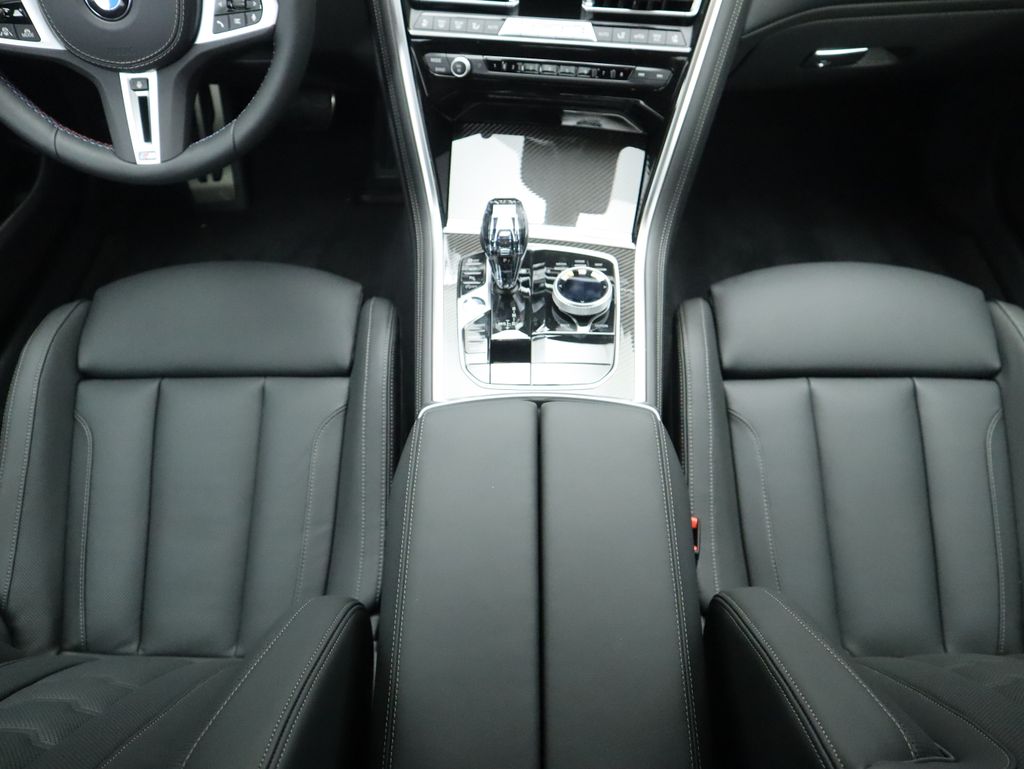 Thumbnail: 2026 BMW 8 Series - 18