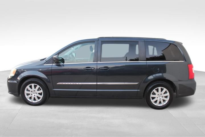 Used Car 2013 Chrysler Town & Country  Sports Van Touring Front Wheel Drive For Sale Under $10,000 In Georgetown, Texas