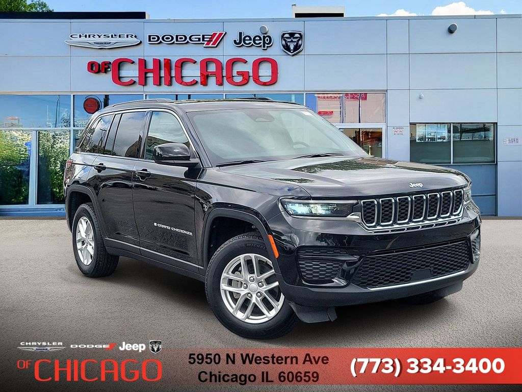 Diamond Black Crystal Pearlcoat 2024 Jeep Grand Cherokee SUV / Crossover Four-Wheel Drive 8-Speed Automatic