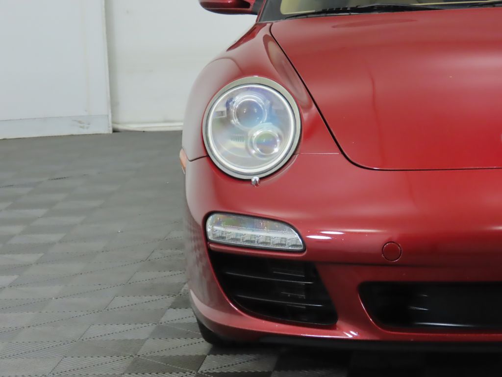 Thumbnail: 2011 Porsche 911 - 12