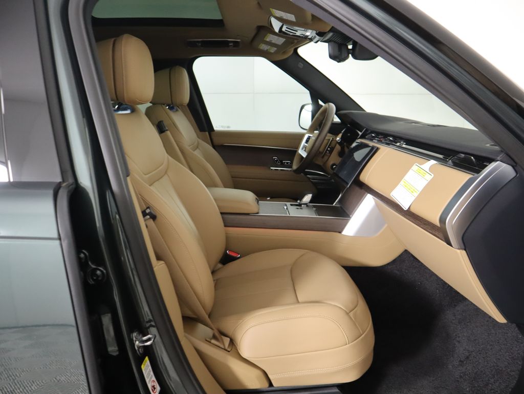 Thumbnail: 2025 Land Rover Range Rover - 21