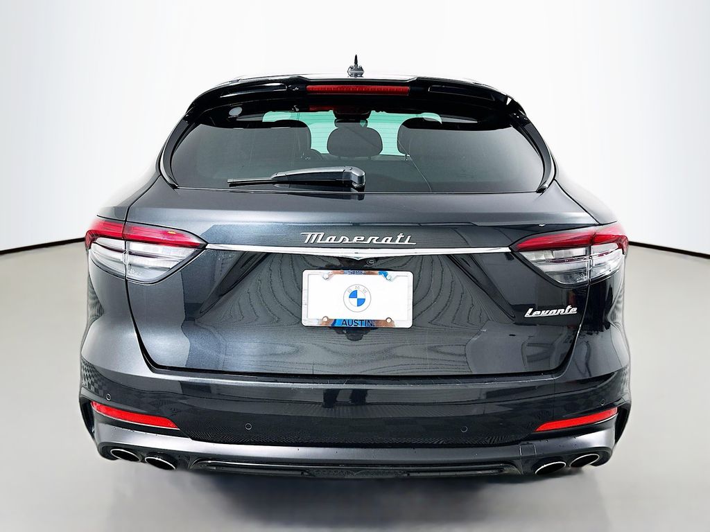 Thumbnail: 2022 Maserati Levante - 6