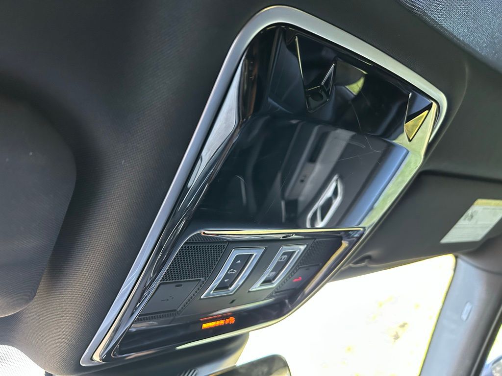 Thumbnail: 2020 Land Rover Range Rover Velar - 30