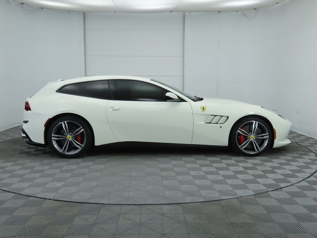 2019 Ferrari GTC4Lusso  4