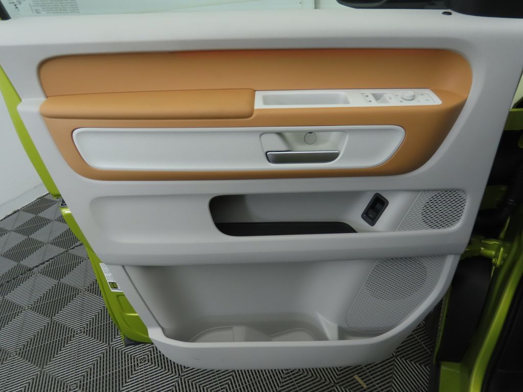 Thumbnail: 2025 Volkswagen ID.Buzz - 26