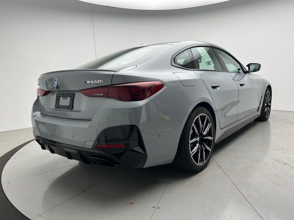 Thumbnail: 2025 BMW 4 Series - 3
