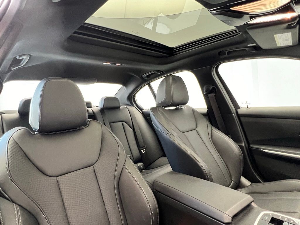 2024 BMW 3 Series 330i 8
