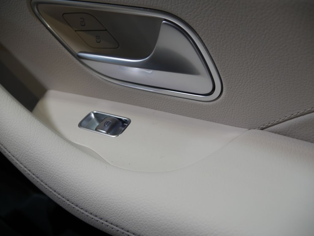 Thumbnail: 2026 Mercedes-Benz GLE - 29