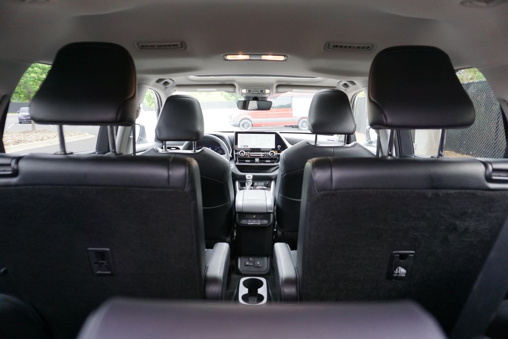 Thumbnail: 2023 Toyota Highlander - 22