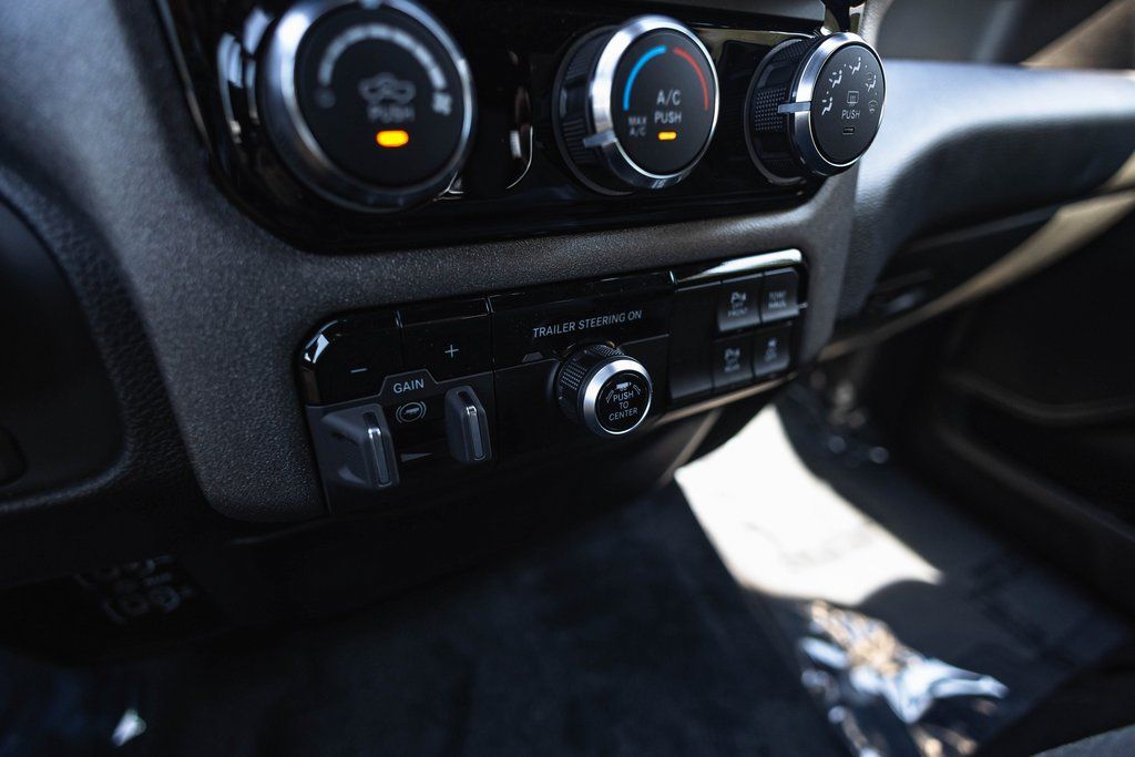 2026 Ram 1500 Tradesman thumbnail 19