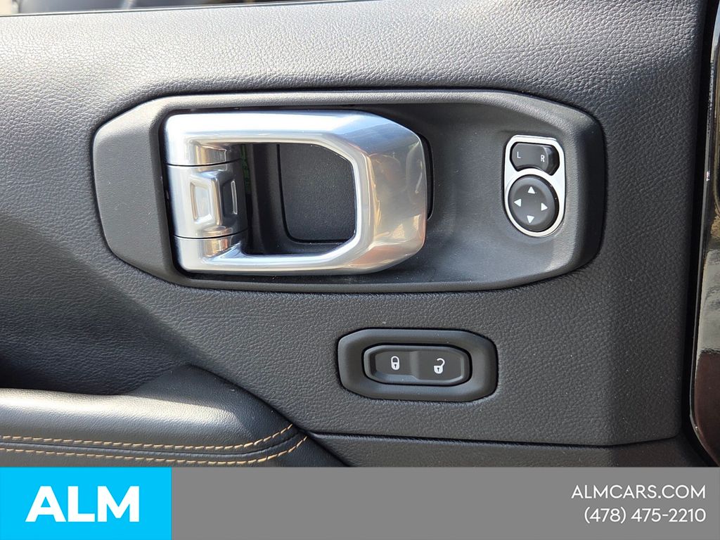 Used 2025 Black Jeep Sahara image 28