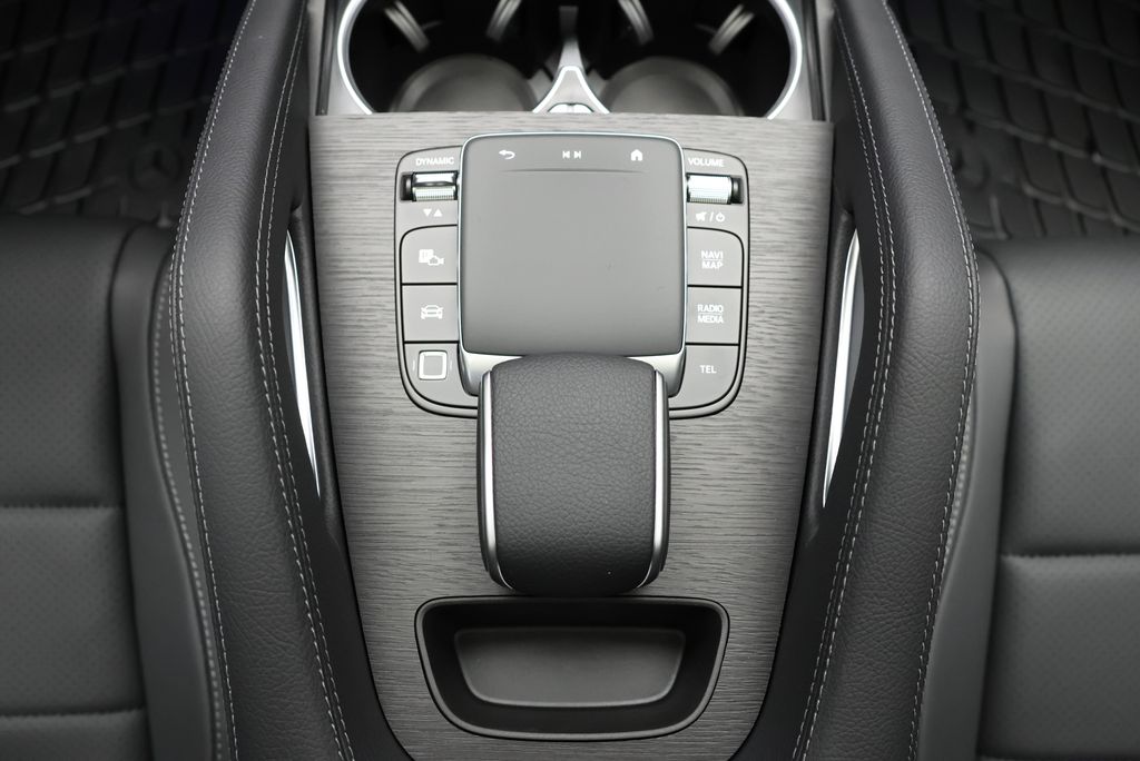 Thumbnail: 2026 Mercedes-Benz GLE - 29