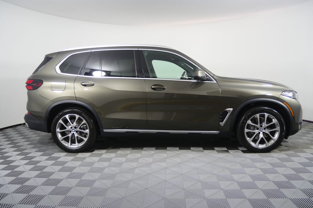 Thumbnail: 2026 BMW X5 - 2