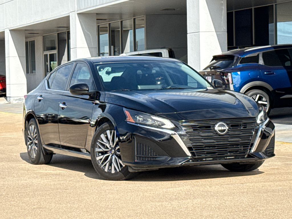 Super Black Clearcoat 2023 Nissan Altima 2.5 SV FWD Sedan Front-Wheel Drive Continuously Variable Transmission