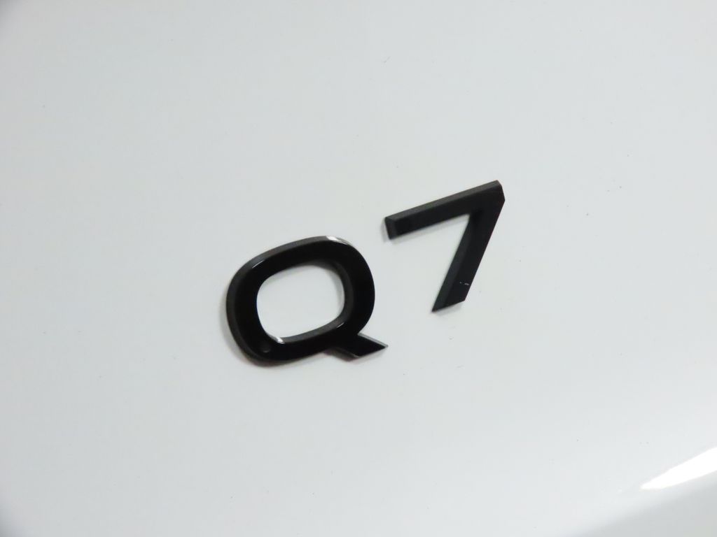 Thumbnail: 2026 Audi Q7 - 10