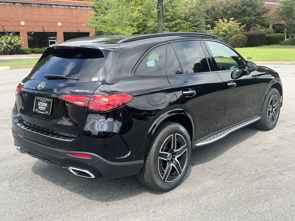 2024 Mercedes-Benz GLC GLC 300 8