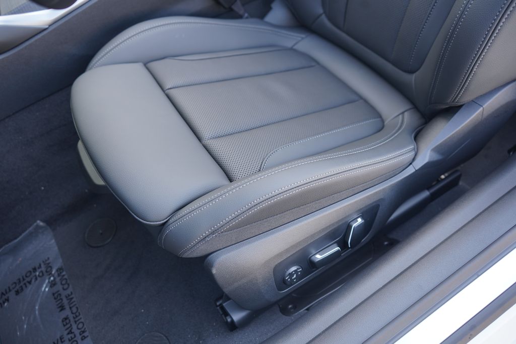 Thumbnail: 2025 BMW 4 Series - 12