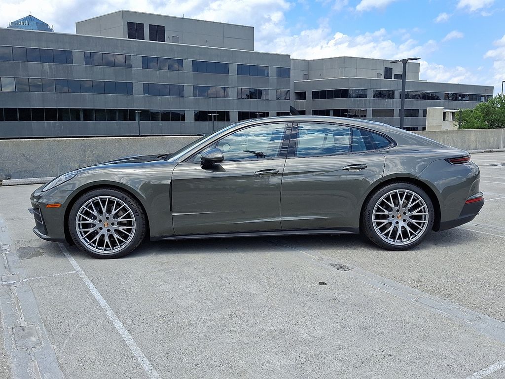 Thumbnail: 2025 Porsche Panamera - 2