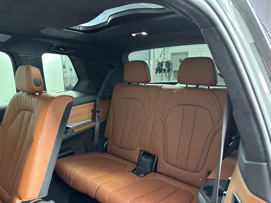 Thumbnail: 2023 BMW X7 - 28