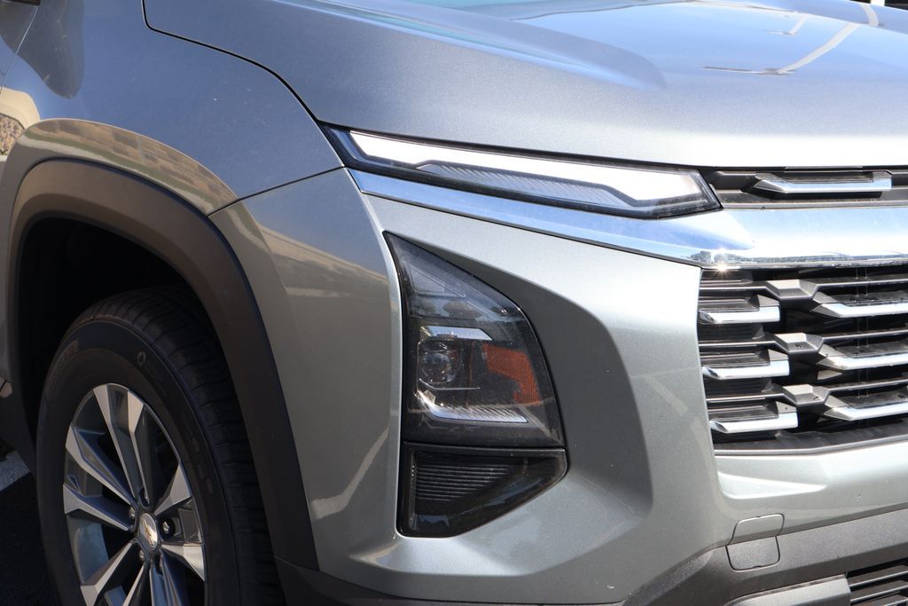 Thumbnail: 2027 Chevrolet Equinox - 3