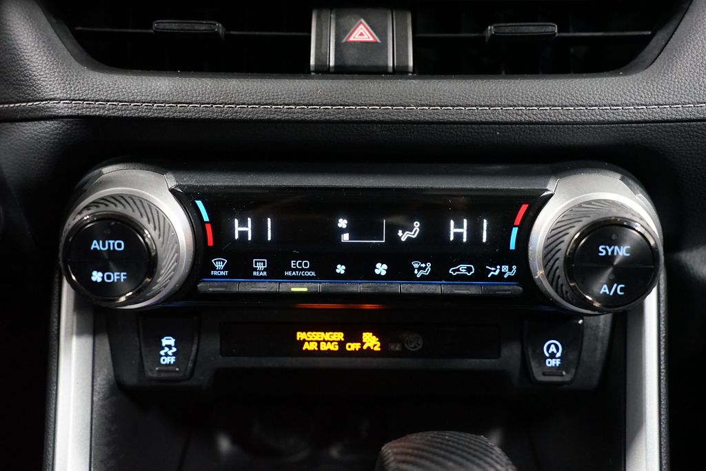 Thumbnail: 2022 Toyota RAV4 - 19