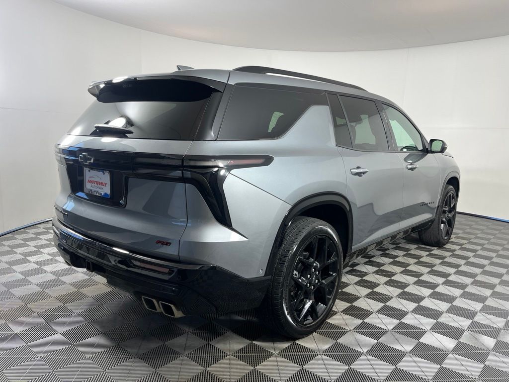 Thumbnail: 2024 Chevrolet Traverse - 16