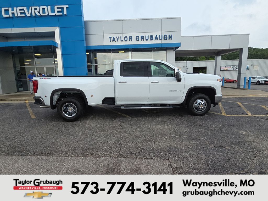 Summit White 2026 Chevrolet Silverado 3500HD Pickup Truck Four-Wheel Drive Automatic