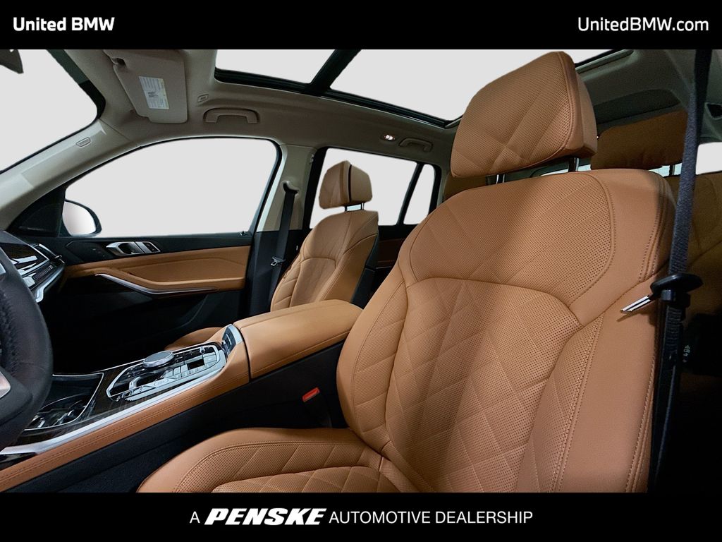 Thumbnail: 2025 BMW X7 - 5
