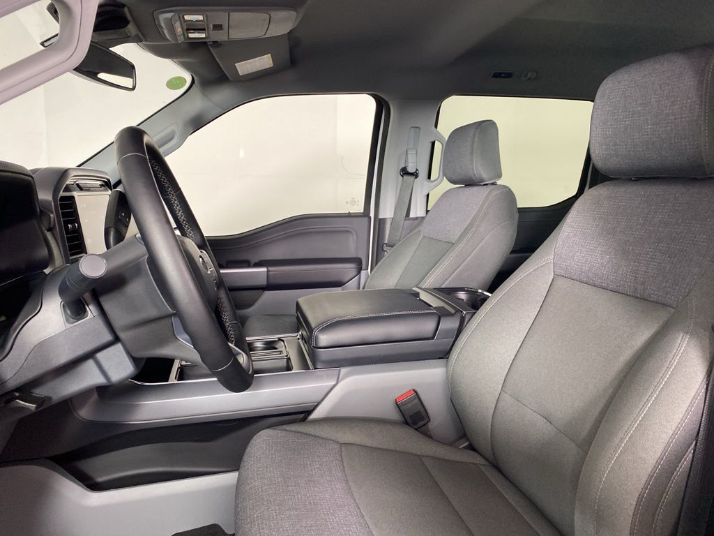 2025 Ford F-150 XLT - Photo 16