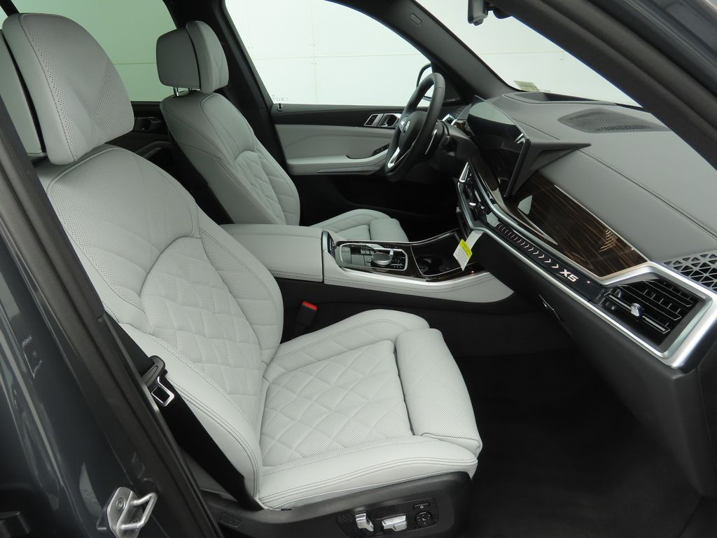 Thumbnail: 2026 BMW X5 - 20