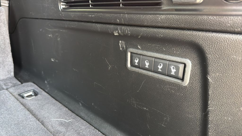 2024 Wagoneer L Wagoneer L