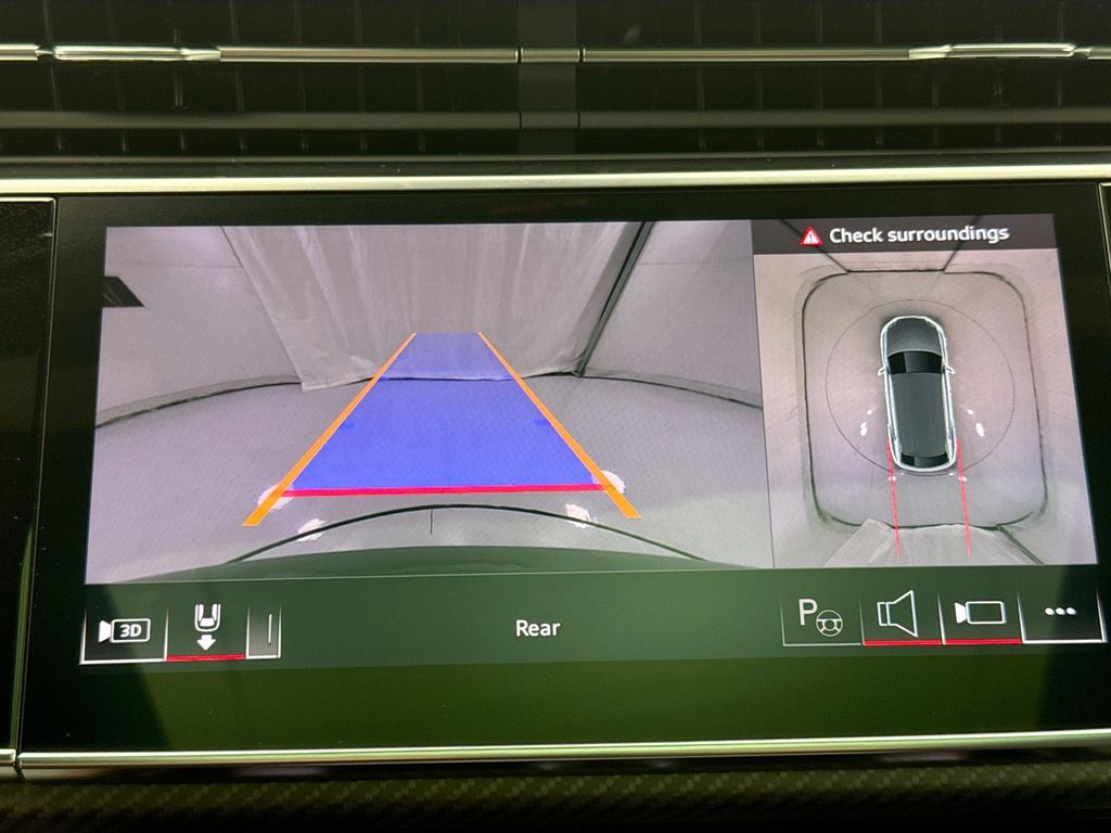 Thumbnail: 2024 Audi RS Q8 - 15