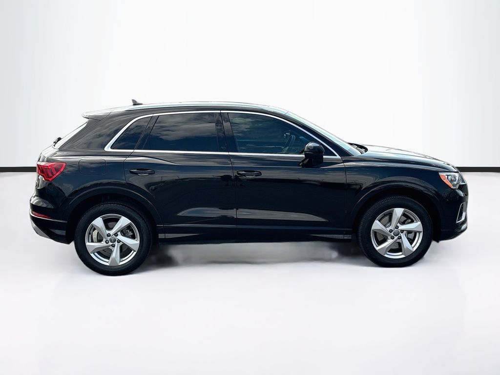 Thumbnail: 2020 Audi Q3 - 4