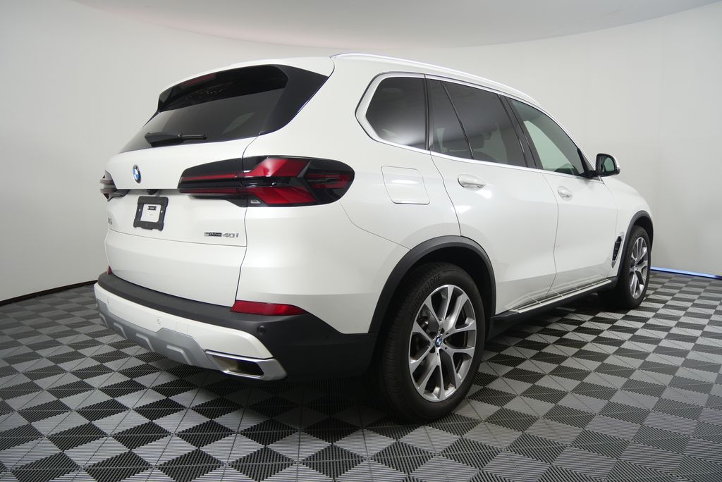Thumbnail: 2026 BMW X5 - 3