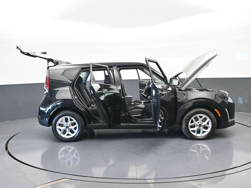 Used 2023 Fusion Black Kia LX image 65