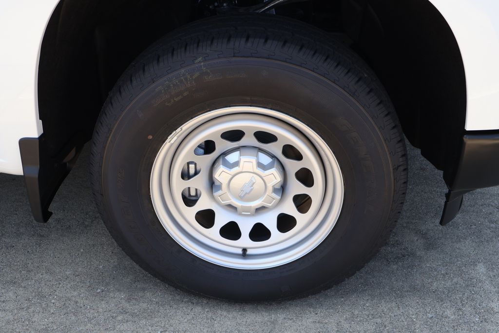 Thumbnail: 2026 Chevrolet Silverado 1500 - 5
