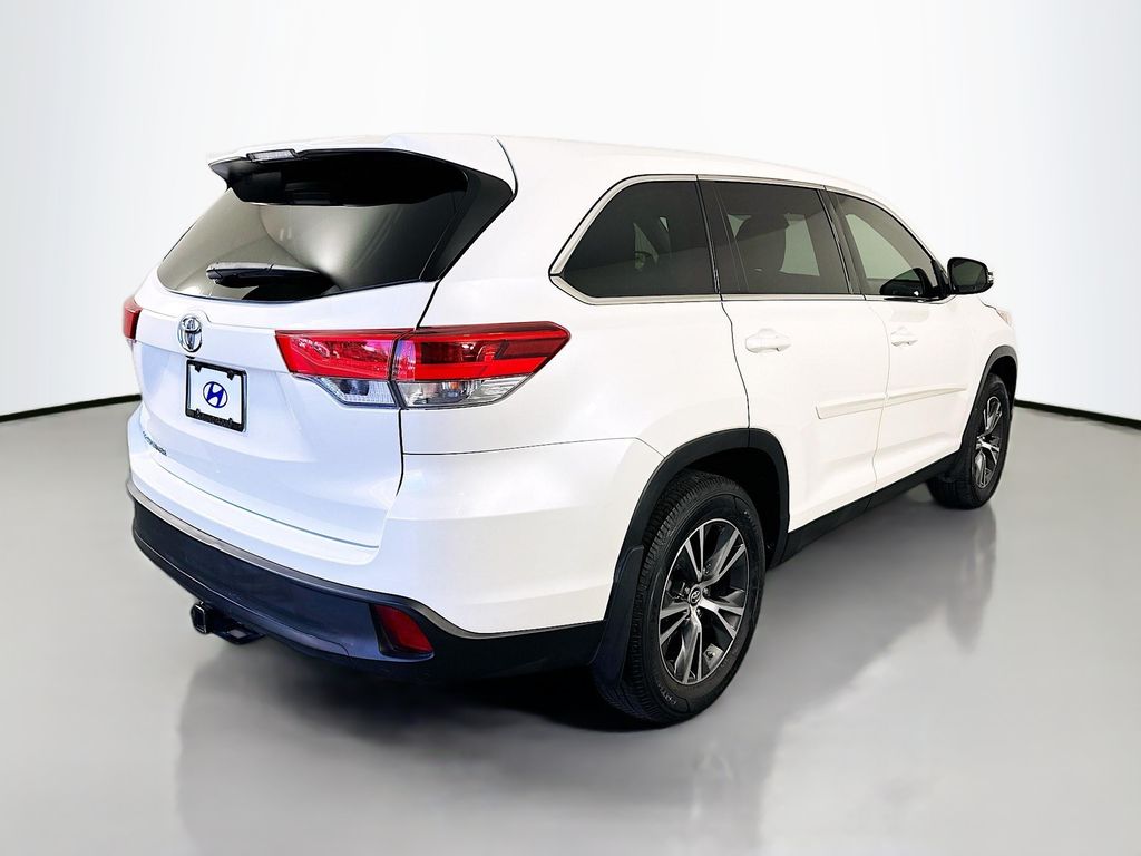 Thumbnail: 2019 Toyota Highlander - 5