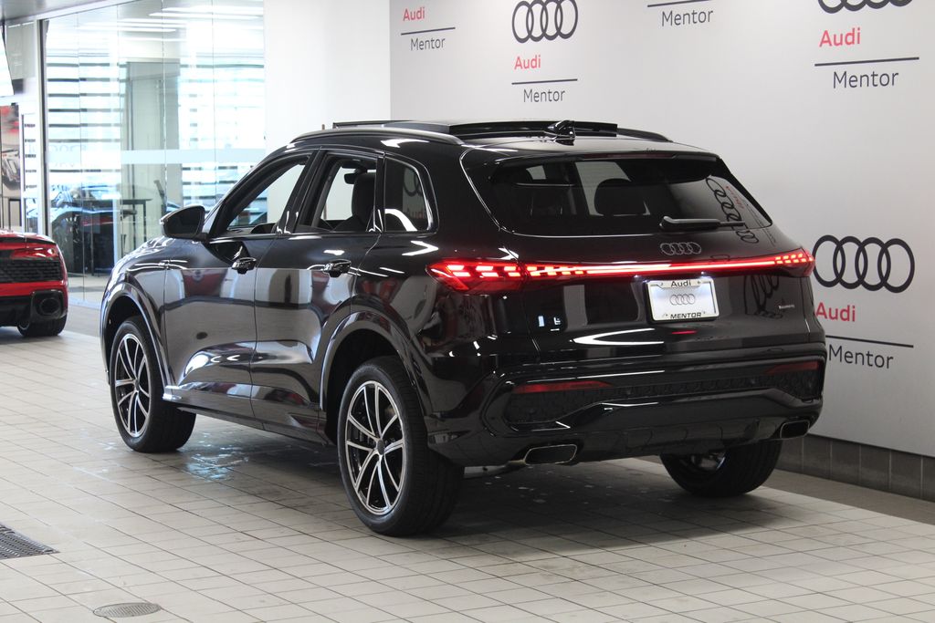 Thumbnail: 2026 Audi Q5 - 4