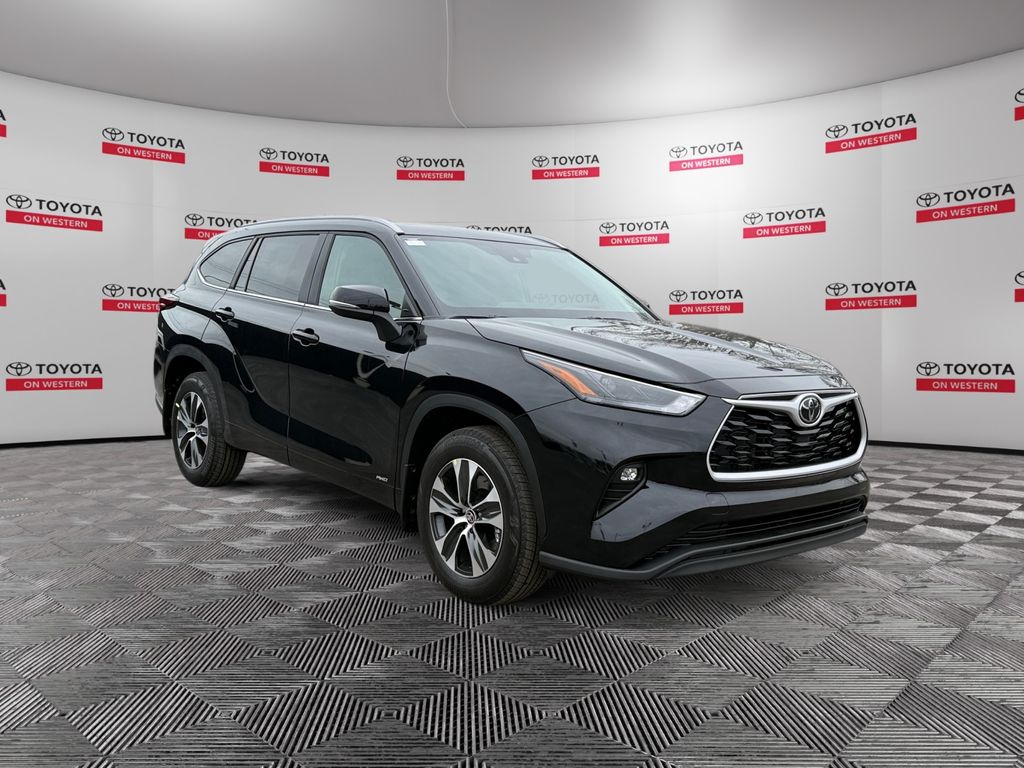2026 Toyota Highlander Hybrid XLE AWD
